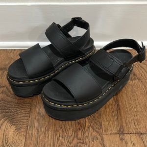 Dr. Martens Voss Quad Hydro Leather Platform Sandal US6